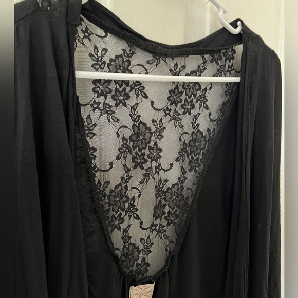 Black Lightweight Open Front Cardigan with See-through Lace Back & Pockets - Picture 5 of 6